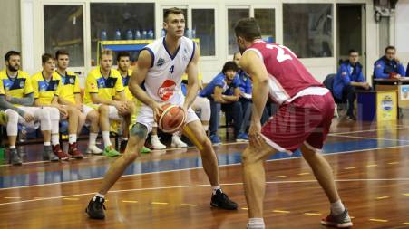 Lamezia e Vis si affrontano in vista del playoff Appuntamento per la palla a due domani, alle 20