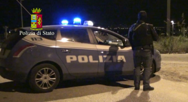 Resistenza e violenza a Pubblico Ufficiale, 2 arresti Due agenti hanno riportato lesioni durante l'intervento