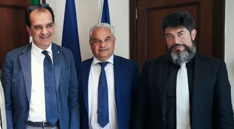 Una variante alla SS 106 per il tratto Soverato-Guardavalle Ecco la proposta del presidente della Provincia Enzo Bruno e del consigliere delegato Ciccio Severino all’incontro con il  coordinatore d’area di Anas Calabria, Ferrara