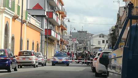 Gioia Tauro, incidente sulla via del commercio: un ferito Scontro tra un Suv e uno scooter. Il 23enne alla guida del ciclomotore ha riportato una ferita alla testa ma non è in pericolo di vita