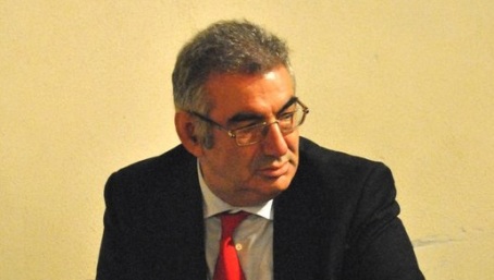 Curcio: Daremo fino a 500 euro a giovani e famiglie in difficoltà Il candidato sindaco per il M5S di Casali del Manco continua: "I vecchi politici si	rassegnino al cambiamento"