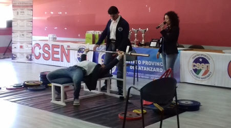 Successo per campionati Bench Press e Dead Lift Sono andati in scena presso il teatro Otto Ciclisti Lametini della Fondazione Mediterranea Terina Onlus a Lamezia Terme