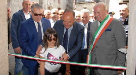 Lotta alle droghe, Fondazione Incontro torna in Calabria Consegnata la sede a San Mango d'Aquino. Antonio Scalzo nominato presidente del Comitato d'onore regionale