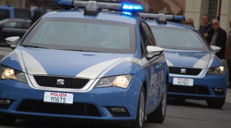 Rubano gomme per sostituirle alla loro auto: tre arresti La Polizia di Stato ha fermato padre e figli