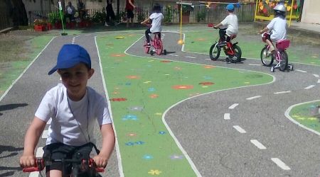 Lamezia Terme, inaugurata pista ciclabile per bambini Realizzata grazie al baratto sociale previsto dal "Progetto Ambi"