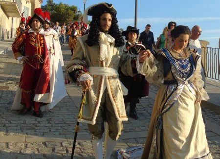 Successo per 7° edizione Corteo Storico Carafa di Roccella I ringraziamenti dell’assessore comunale alla Cultura Bruna Falcone