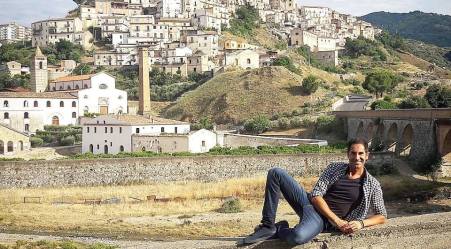 Corigliano Rossano a Rai Uno con “La Vita in Diretta” Promozione del territorio dal magnifico scenario del Piazzale delle Armi del Castello ducale