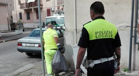 Palmi, controlli per contrastare l’abbandono di rifiuti Sinergia tra la giunta Ranuccio, Locride Ambiente e Polizia Locale per migliorare la qualità dell'ambiente e l'igiene urbana