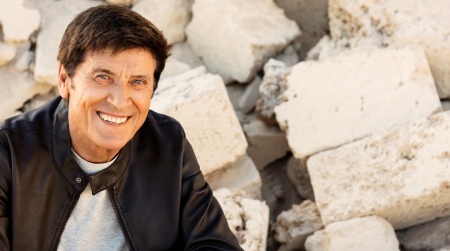 Summer Arena, 19 luglio show di Gianni Morandi Appuntamento con il tour estivo "D’amore d’autore"