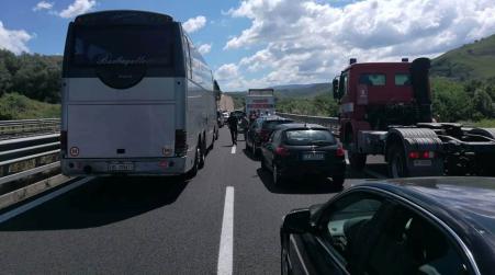 Incidente sulla A2 in provincia di Vibo Valentia Traffico sbloccato in direzione Salerno tra Mileto e Serre