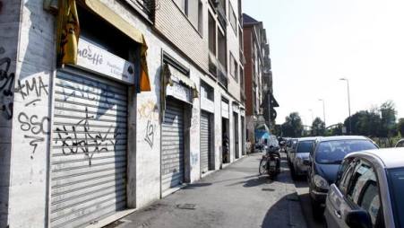 Legami con la ‘ndrangheta, chiuso bar a Milano Sigilli al «Pancaffè» di via Lodovico il Moro, intestato ad Adriana Feletti, moglie di Rocco Papalia. Nel mirino degli investigatori, tra gli altri, i due generi del boss, Salvatore Barbaro e Giuseppe Pangallo