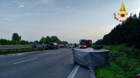 Incidente sull’autostrada A1: muore famiglia calabrese Padre, madre e figlio di sei mesi stavano rientrando a Rossano dopo alcuni giorni trascorsi a Roma