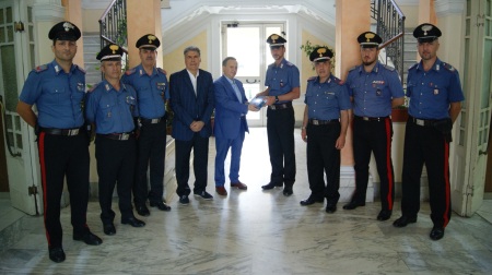 Palmi, “Amici del cuore” donano defibrillatore a Carabinieri La donazione rientra nel più ampio progetto “Palmi cardioprotetta” 