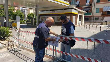 Sequestrato un distributore di carburante Provvedimento eseguito da vigili urbani per violazioni ambiente