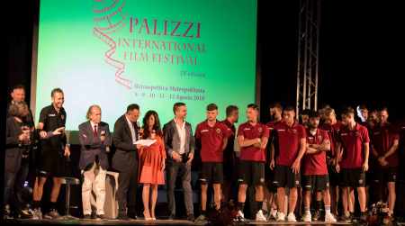 Piff 2018, grande entusiasmo a Palizzi per la Reggina A mister Cevoli il premio “Lello Scevola”. Un fiume di affetto per il direttore artistico Giacomo Battaglia