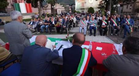 Parte Festa della Bandiera a Santo Stefano in Aspromonte Manifestazione organizzata dalla Consulta Giovanile