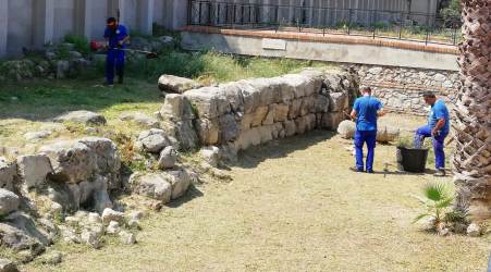 Reggio, aperture serali dei siti archeologici cittadini Domani alle Mura greche l'incontro sul tema “Le chiese abbaziali della Città metropolitana di Reggio Calabria”