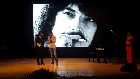 L’attore e regista Max Mazzotta vince il premio “Elmo” La consegna del prestigioso riconoscimento lunedì a Rizziconi