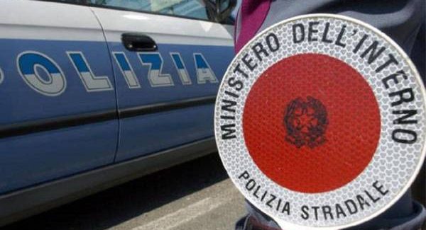 Controlli Stradale, trovato in possesso foglie coca: denunciato La sostanza è stata sequestrata 