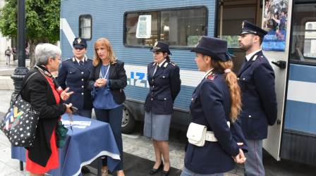 Camper Polizia di Stato contro la violenza di genere Secondo appuntamento dell'iniziativa a Reggio Calabria