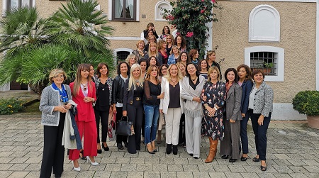 Concetta Giglio nuova presidente Soroptimist club Lamezia Il passaggio delle consegne è avvenuto nei giorni scorsi