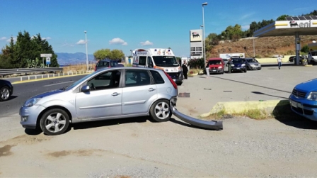 Incidente sulla S.S.106 nel reggino: ferita una persona Nell'impatto sono rimaste coinvolte un’autovettura e due moto