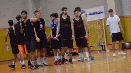 Scuola di basket Viola: ottimo test contro il Botteghelle La squadra continua ad allenarsi per preparare al meglio l'esordio in campionato in Serie C Silver