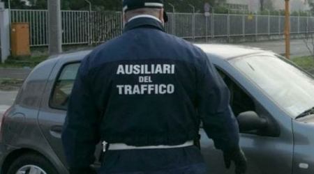 Sosta a pagamento, aggressione ad ausiliario del traffico Una donna è stata deferita alla Procura della Repubblica per oltraggio e aggressione nei confronti di incaricato di pubblico servizio