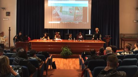 Convegno sul bullismo ad istituto “Scalfaro” Catanzaro La dottoressa Rita Tulelli ha presentato il suo libro "Il fragile bullo"