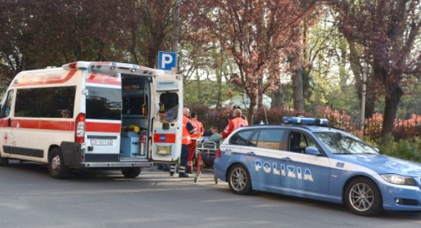 Travolto da furgone: muore giovane sulla statale 280 Sul posto sono intervenuti gli uomini della Polizia stradale ed i sanitari del 118