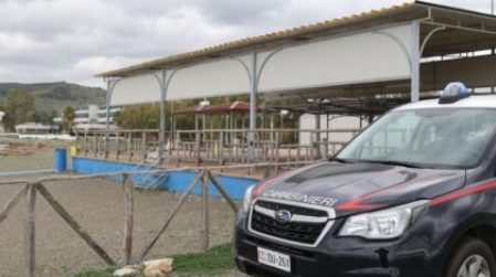 Sequestro stabilimento balneare a ridosso di un torrente Il lido era ubicato in un’area a rischio inondazione. Denunciate cinque persone