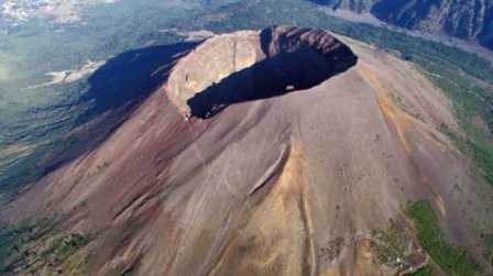 Napoli, sciame sismico in atto sul Vesuvio La più importante scossa avvertita dalla popolazione stimata in una magnitudo di 1,8, con l'ipocentro a una profondità di 2,7 chilometri