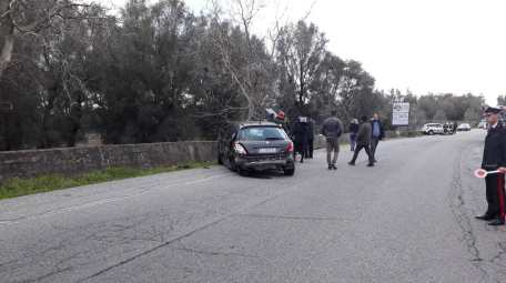 Incidente stradale tra Taurianova e Polistena Scontro frontale tra una Peugeot e una Fiat Panda 