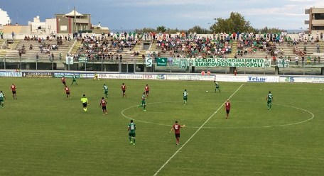 A Monopoli una Reggina gagliarda Conquista un punto e conserva il quinto posto. Baclet firma la prima rete in maglia amaranto