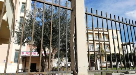 Ospedale Melito Porto Salvo, attenzione a quel muro Vincenzo Crea, referente unico dell’Ancadic, chiede l'intervento delle istituzioni per risolvere la problematica