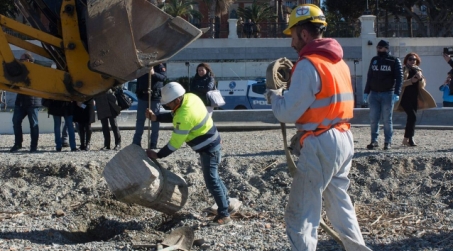 Ritrovato manufatto storico sul lungomare di Reggio Calabria Solo attente analisi potranno stabilire cronologia e funzione del reperto