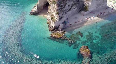 La spiaggia di Tropea sale sul podio del portale Tripadvisor La "Perla del Tirreno" si posiziona al terzo posto nelle preferenze degli utenti