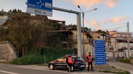 Rapina a commerciante, due arresti dei Carabinieri Accusati dei reati di rapina, sequestro di persona, lesioni personali, porto e detenzione di arma clandestina, ricettazione e furto - NOMI E FOTO DELLE PERSONE FERMATE