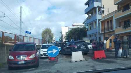 Reggio, agente polizia municipale travolto da un’auto Stava disciplinando il traffico in occasione di alcuni lavori del manto stradale. La condanna del sottosegretario all’Interno, Carlo Sibilia 