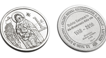 Medaglia commemorativa Madonna di Capocolonna A realizzarla l’orafo Michele Affidato in occasione del 500° Anniversario del ritrovamento della tela