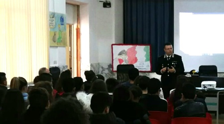 Carabinieri Forestali incontrano studenti scuola media Approfonditi i concetti di ambiente e biodiversità