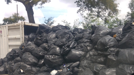 Cumulo di rifiuti di vario tipo all’ospedale di Polistena Raffaele Degni denuncia la presenza di una vera e propria discarica abusiva