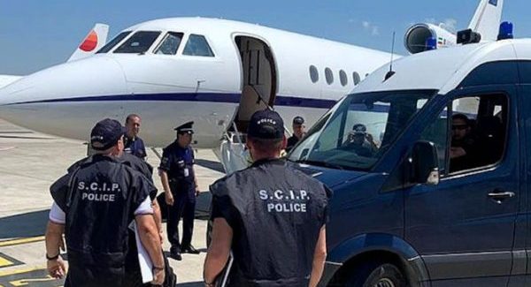 European ‘ndrangheta connection, consegnato alle autorità italiane Antonio Strangio Esecuzione di un mandato di arresto europeo firmato dal gip di Reggio Calabria