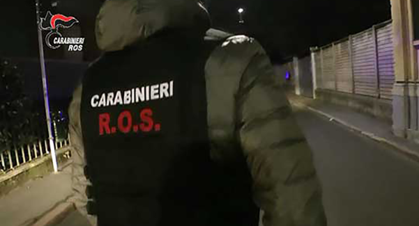 Blitz dei Carabinieri Ros: latitante calabrese di ‘ndrangheta arrestato in Sicilia L'uomo è stato scovato in un appartamento in località Giardini Naxos