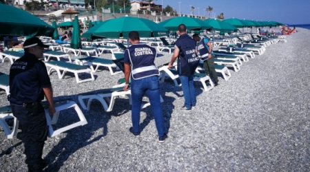 Lidi balneari occupavano abusivamente l’arenile Denunciati i titolari. Controlli alle aree demaniali nel territorio reggino