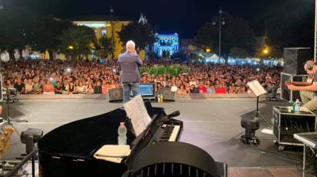 Michele Zarrillo live in “5 giorni da 30 anni” e 6^ edizione dei fuochi di Porto  Bolaro Sabato 24 agosto