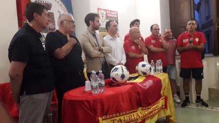 A Taurianova ritorna il calcio con l’Asd Taurianovese Presentata la squadra che quest’anno affronterà il campionato dilettanti di Terza Categoria