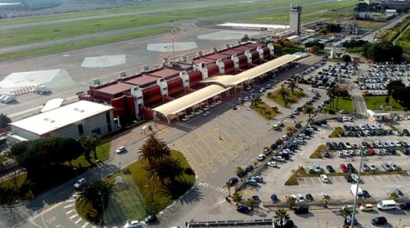 Presunte falle nella sicurezza aeroportuale a Lamezia Terme, Lo Schiavo presenta un’interrogazione Occorre accertare al più presto e senza margini di errore se i controlli di sicurezza all'aeroporto internazionale di Lamezia Terme rispondano agli standard richiesti o se vi siano (o vi siano state) falle nel sistema