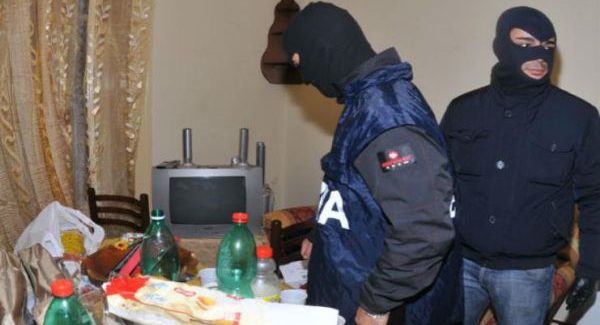 Maxi operazione antimafia, sgominata banda della Stidda Blitz "Leonessa" anche in Calabria. L'organizzazione criminale poteva contare su 500 uomini armati. Sequestro di beni da 35 milioni di euro in varie province d'Italia