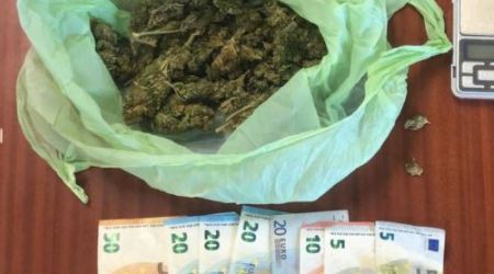 Aveva in casa busta con marijuana: domiciliari a 48enne Perquisizione nell'abitazione dell'uomo da parte dei Carabinieri